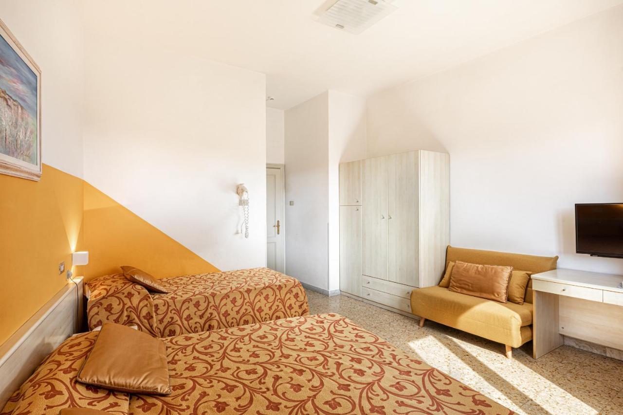 Hotel Minerva Siena Esterno foto