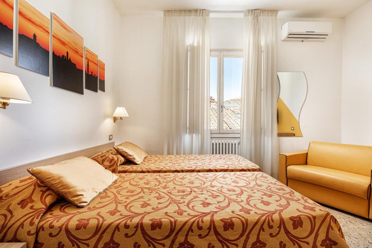 Hotel Minerva Siena Esterno foto