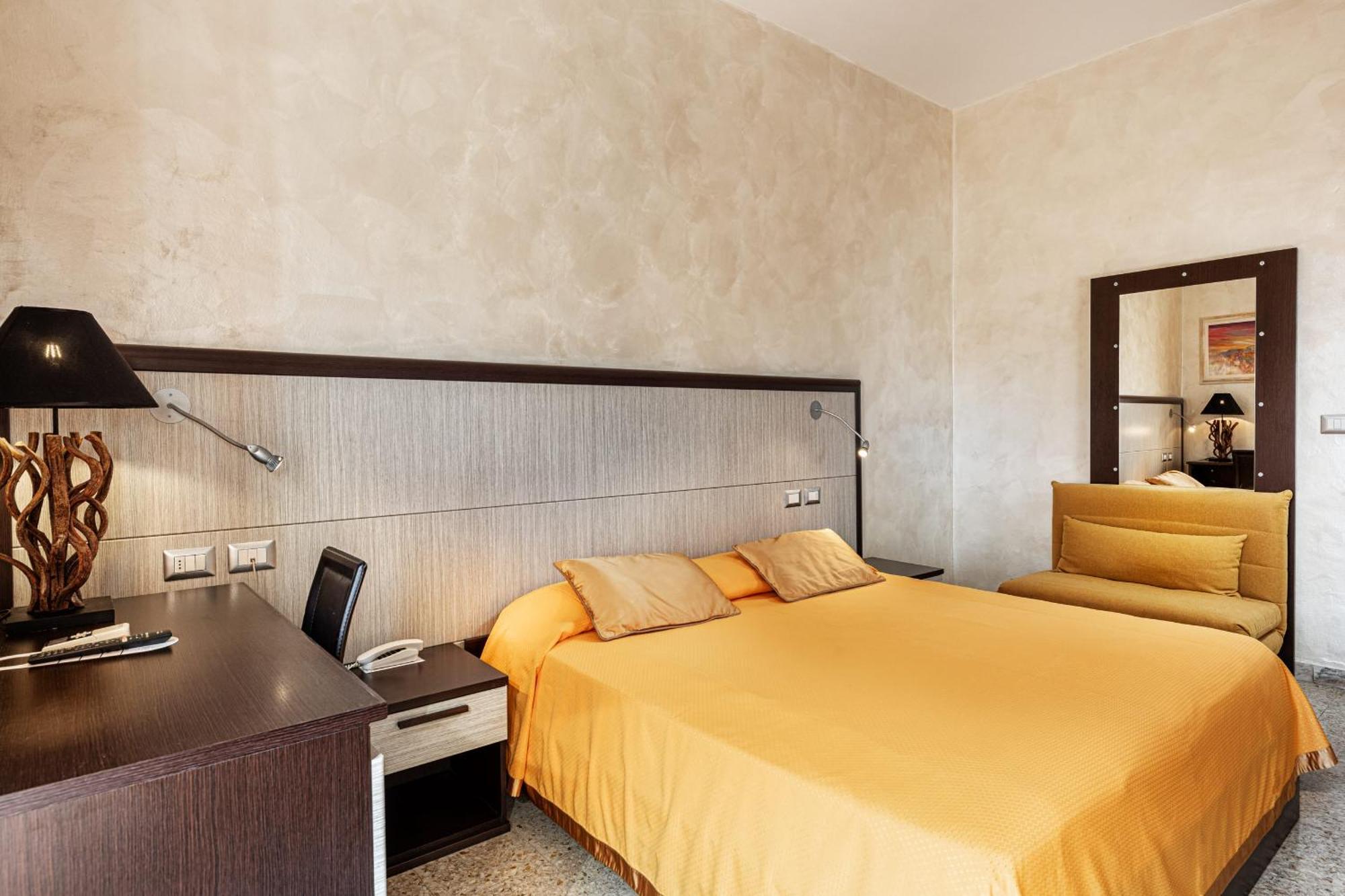 Hotel Minerva Siena Esterno foto