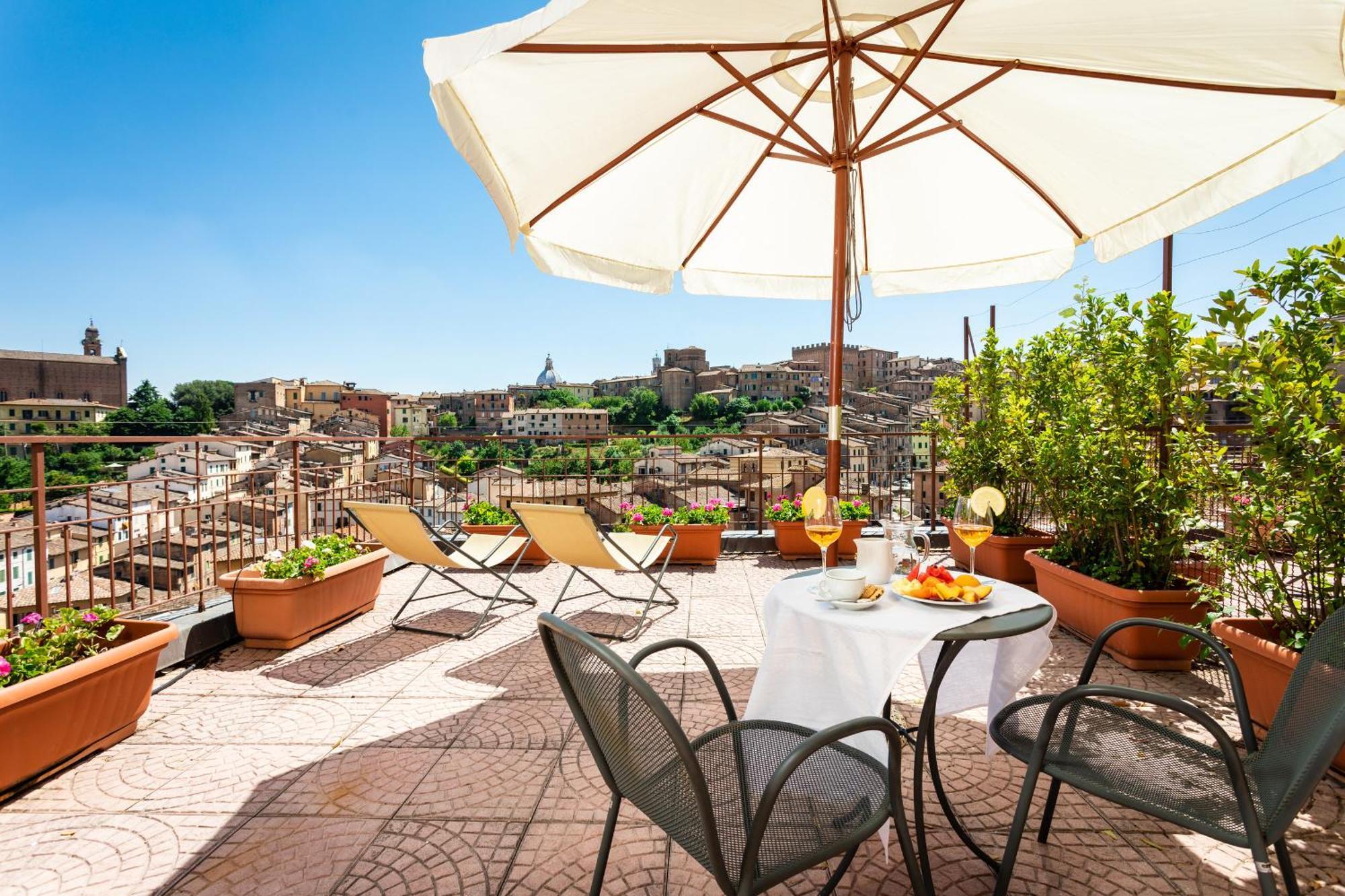 Hotel Minerva Siena Esterno foto